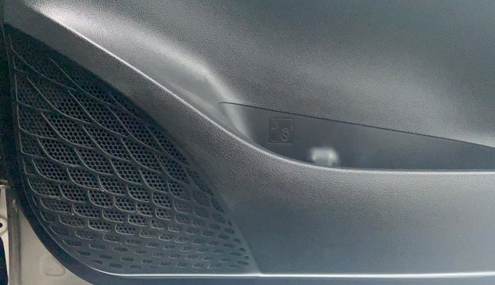 2019 Toyota Innova Crysta 2.4 GX 8 STR, Diesel, Manual, 1,87,298 km, Speakers