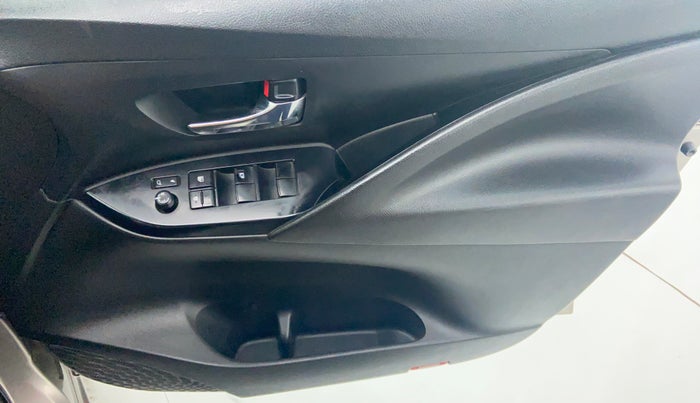 2019 Toyota Innova Crysta 2.4 GX 8 STR, Diesel, Manual, 1,87,298 km, Driver Side Door Panels Controls