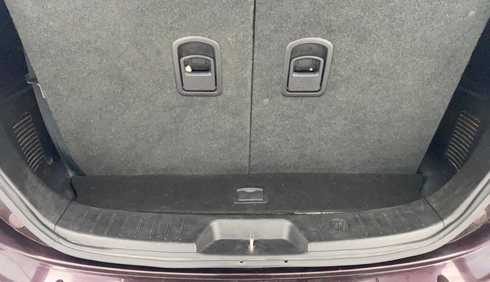 2019 Mahindra XUV500 W11 AT, Diesel, Automatic, 85,421 km, Boot Inside