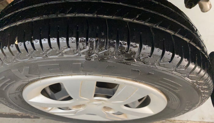 2016 Renault Kwid RXT 1.0, Petrol, Manual, 65,284 km, Left Rear Tyre Tread