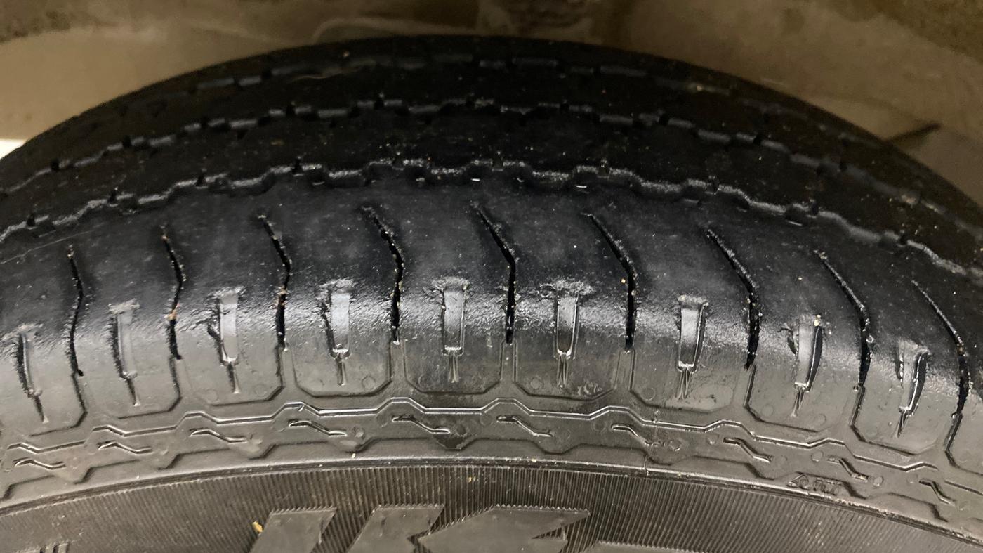 2023 Maruti Eeco 5 STR AC, Petrol, Manual, 53,601 km, Left Front Tyre Tread