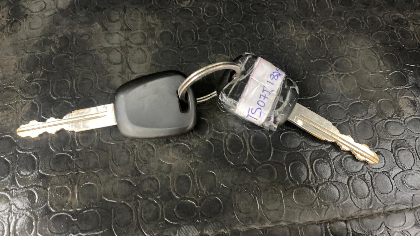 2023 Maruti Eeco 5 STR AC, Petrol, Manual, 53,601 km, Key Close Up