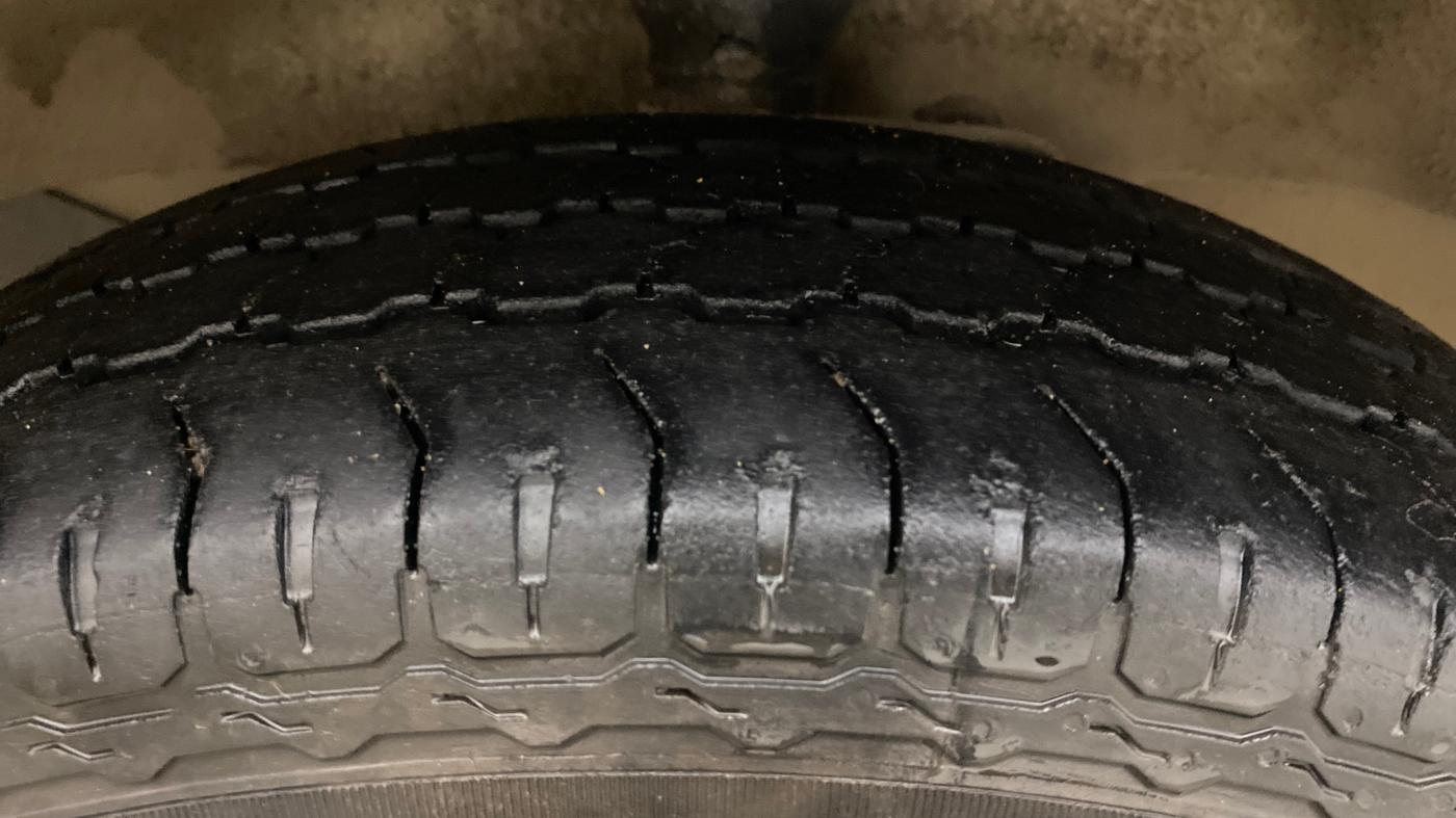 2023 Maruti Eeco 5 STR AC, Petrol, Manual, 53,601 km, Right Front Tyre Tread