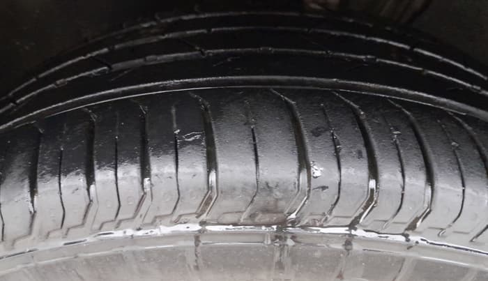 2023 Volkswagen VIRTUS TOPLINE TSI 1.0 AT, Petrol, Automatic, 25,762 km, Left Front Tyre Tread
