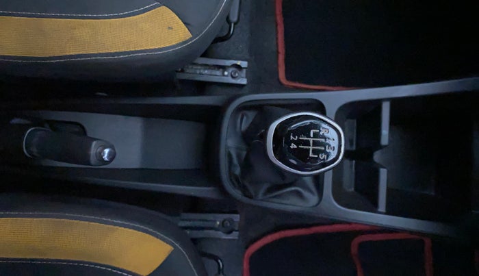 2022 Renault Kwid CLIMBER MT 1.0, Petrol, Manual, 67,463 km, Gear Lever