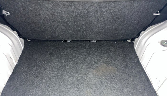 2022 Renault Kwid CLIMBER MT 1.0, Petrol, Manual, 67,463 km, Boot Inside