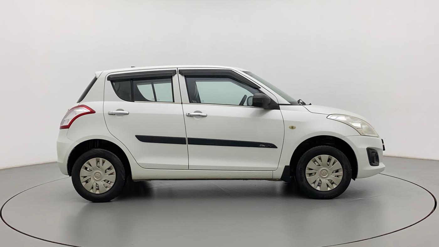 2015 Maruti Swift LXI (O), CNG, Manual, 98,674 km, Right Side View