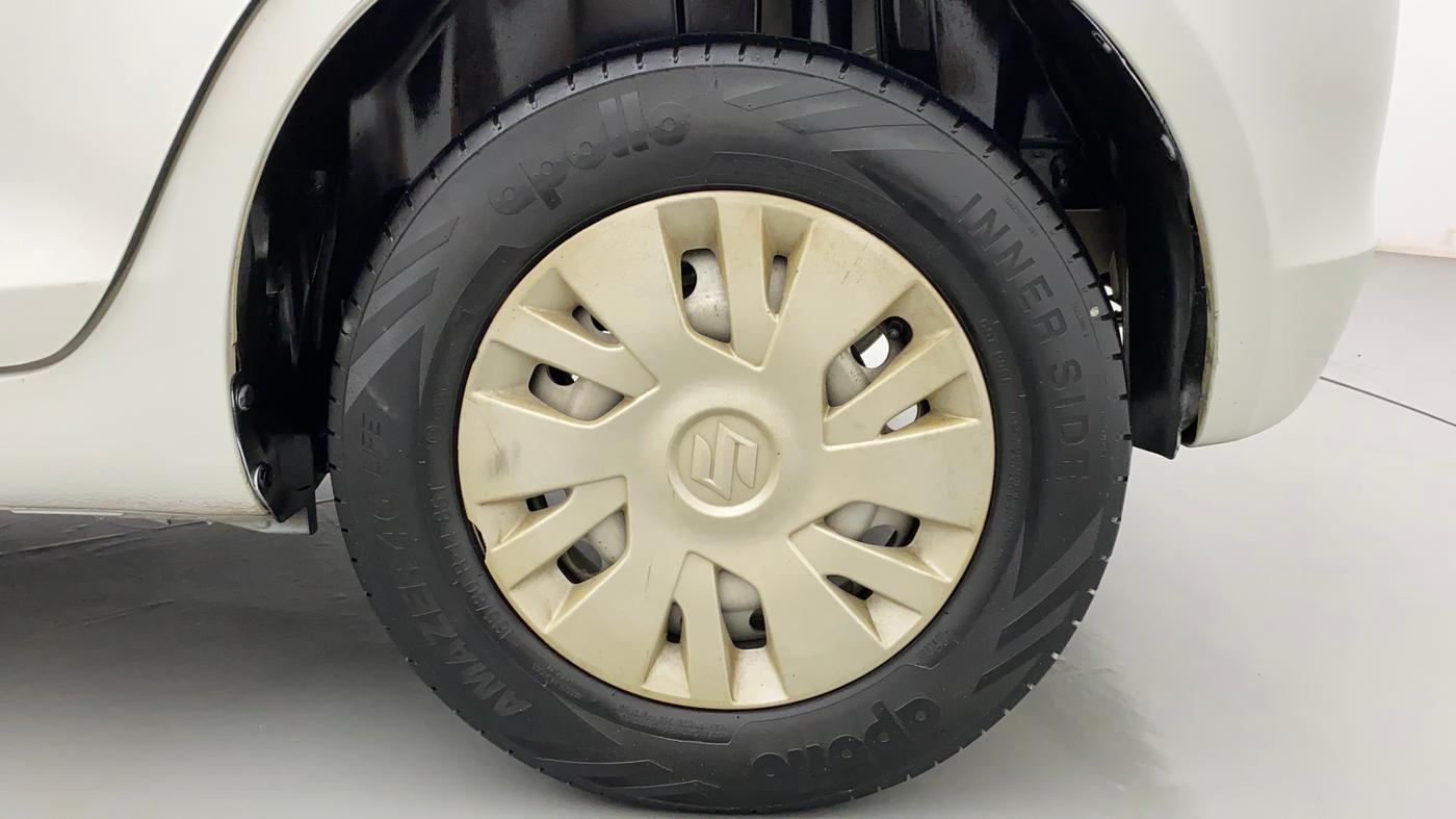 2015 Maruti Swift LXI (O), CNG, Manual, 98,674 km, Left Rear Wheel