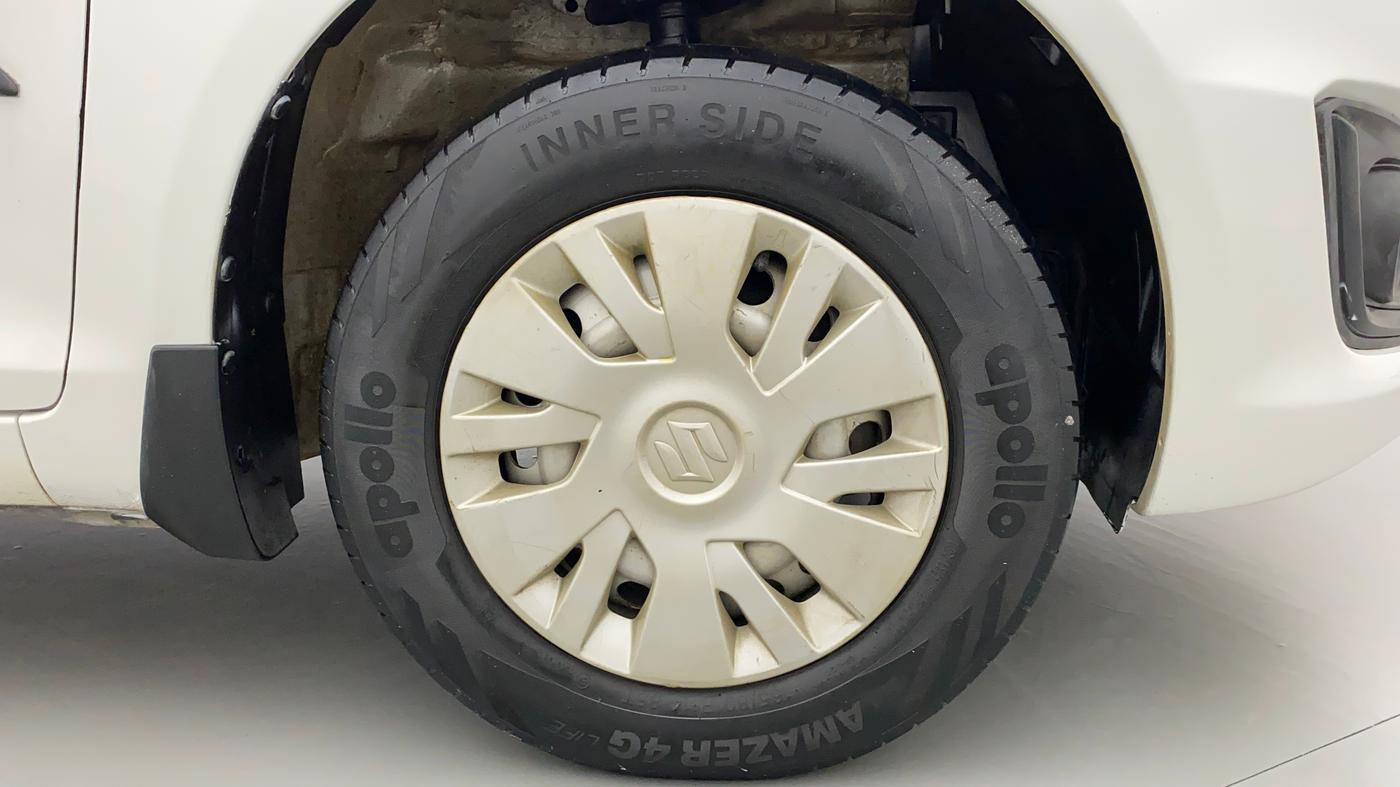 2015 Maruti Swift LXI (O), CNG, Manual, 98,674 km, Right Front Wheel