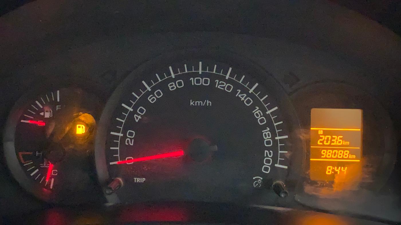 2015 Maruti Swift LXI (O), CNG, Manual, 98,674 km, Odometer Image