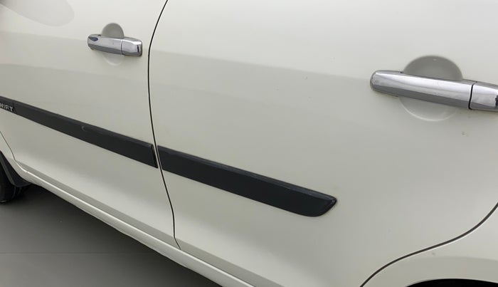 2015 Maruti Swift LXI (O), CNG, Manual, 98,674 km, Rear left door - Minor scratches