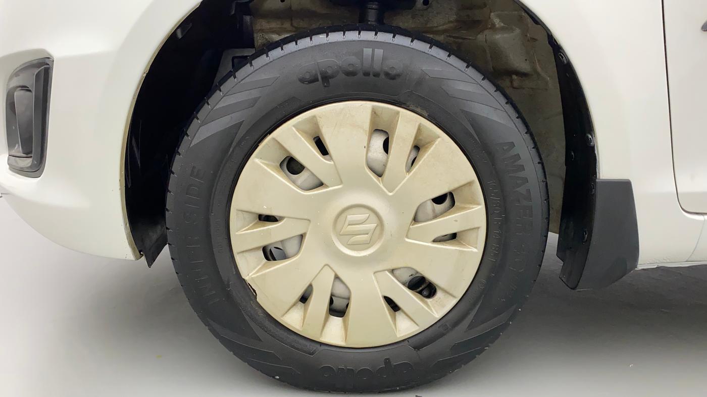 2015 Maruti Swift LXI (O), CNG, Manual, 98,674 km, Left Front Wheel
