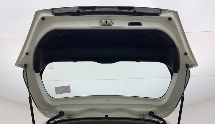 2015 Maruti Swift LXI (O), CNG, Manual, 98,674 km, Boot Door Open