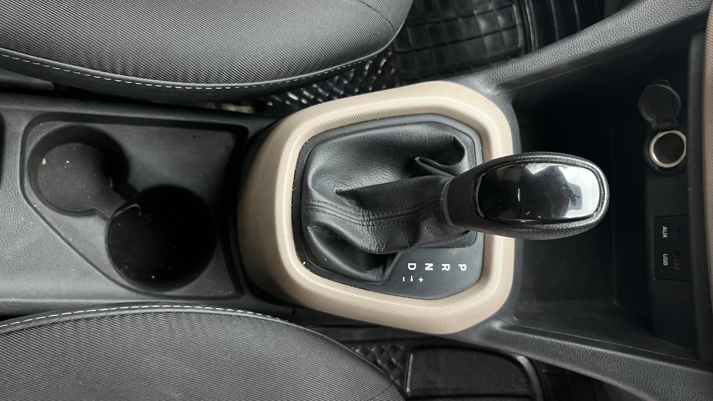 2014 Hyundai Grand i10 ASTA AT 1.2 KAPPA VTVT, Petrol, Automatic, 1,05,530 km, Gear Lever