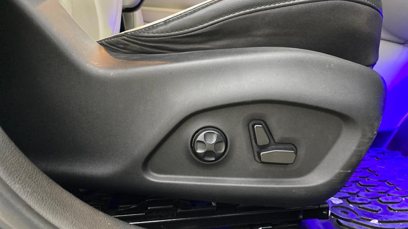 2018 Jeep Compass LIMITED PLUS PETROL AT, Petrol, Automatic, 44,468 km, Driver Side Adjustment Panel