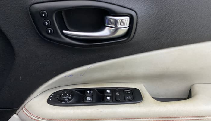 2018 Jeep Compass LIMITED PLUS PETROL AT, Petrol, Automatic, 44,423 km, Driver Side Door Panels Control