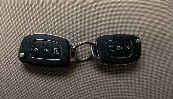 2017 Hyundai Tucson 2WD MT PETROL, Petrol, Manual, 1,03,161 km, Key Close Up