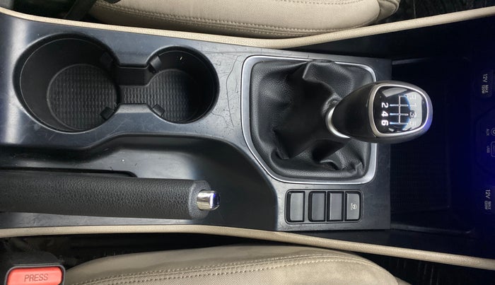 2017 Hyundai Tucson 2WD MT PETROL, Petrol, Manual, 1,03,161 km, Gear Lever