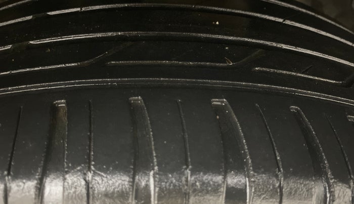 2017 Hyundai Tucson 2WD MT PETROL, Petrol, Manual, 1,03,161 km, Left Rear Tyre Tread