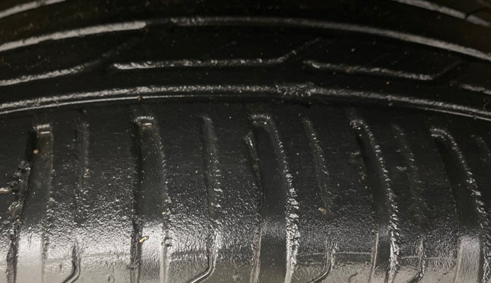 2017 Hyundai Tucson 2WD MT PETROL, Petrol, Manual, 1,03,161 km, Right Front Tyre Tread