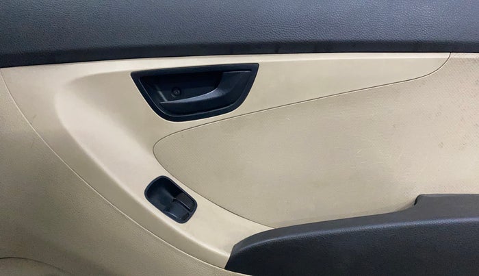 2016 Hyundai Eon ERA +, Petrol, Manual, 36,116 km, Driver Side Door Panels Control