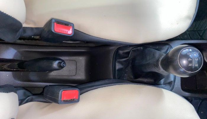 2016 Hyundai Eon ERA +, Petrol, Manual, 36,116 km, Gear Lever