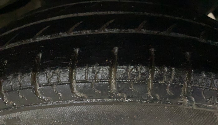 2016 Hyundai Eon ERA +, Petrol, Manual, 36,116 km, Left Rear Tyre Tread