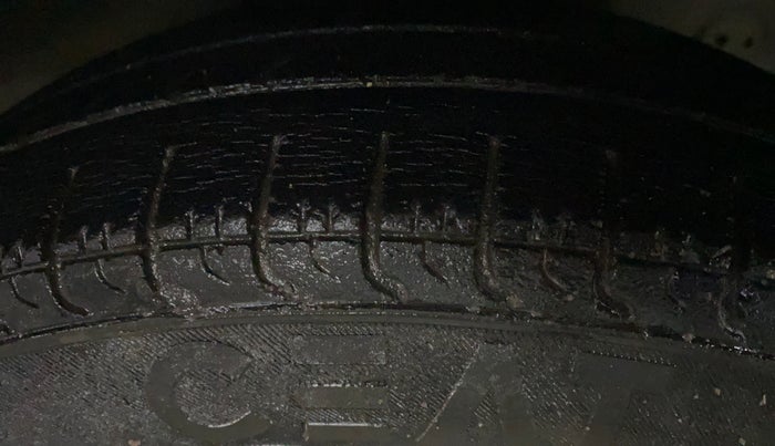 2016 Hyundai Eon ERA +, Petrol, Manual, 36,116 km, Right Front Tyre Tread