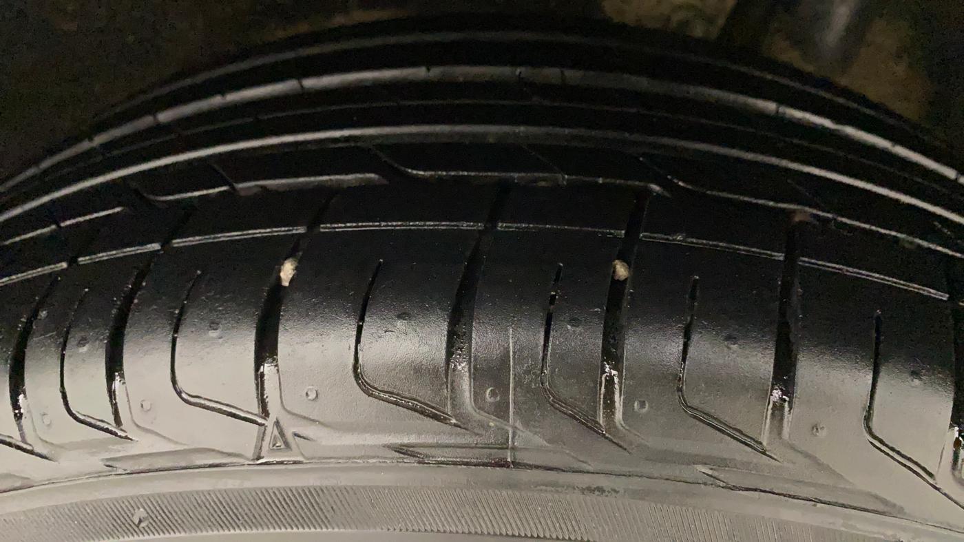 2016 Maruti Vitara Brezza ZDI, Diesel, Manual, 59,299 km, Left Rear Tyre Tread