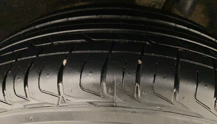 2016 Maruti Vitara Brezza ZDI, Diesel, Manual, 59,299 km, Left Rear Tyre Tread