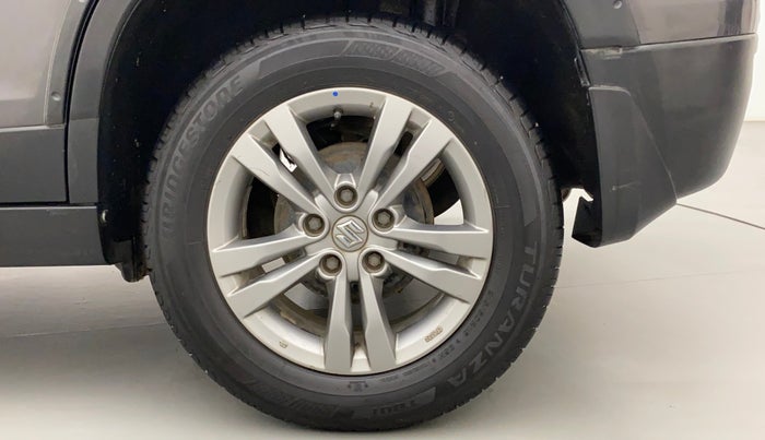 2016 Maruti Vitara Brezza ZDI, Diesel, Manual, 59,299 km, Left Rear Wheel