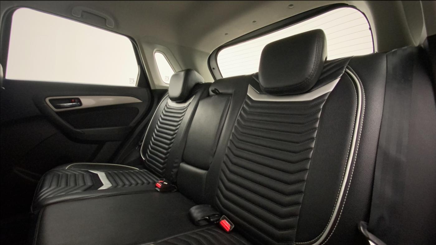 2016 Maruti Vitara Brezza ZDI, Diesel, Manual, 59,299 km, Right Side Rear Door Cabin