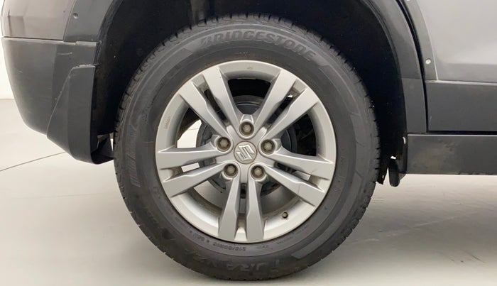 2016 Maruti Vitara Brezza ZDI, Diesel, Manual, 59,299 km, Right Rear Wheel
