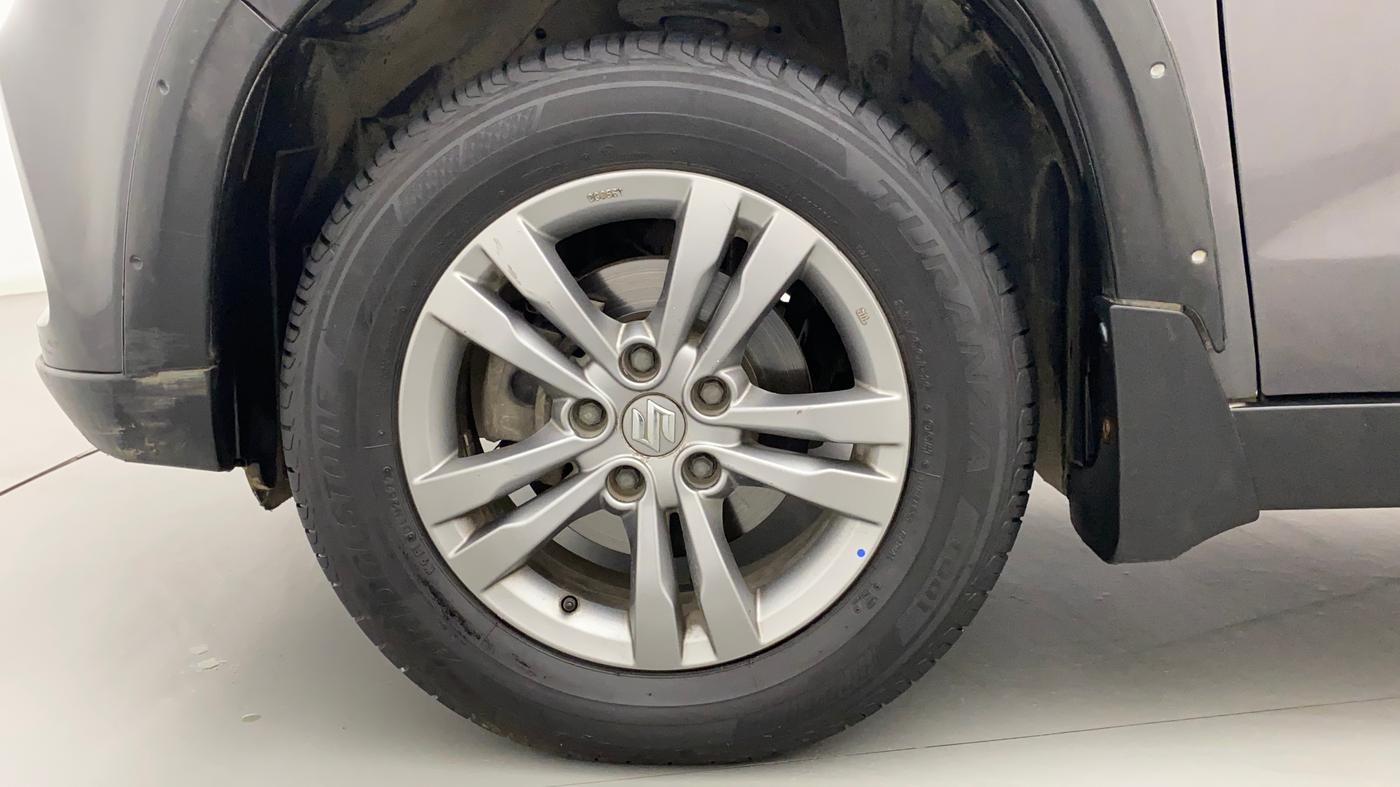 2016 Maruti Vitara Brezza ZDI, Diesel, Manual, 59,299 km, Left Front Wheel