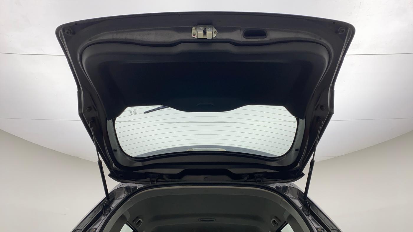 2016 Maruti Vitara Brezza ZDI, Diesel, Manual, 59,299 km, Boot Door Open