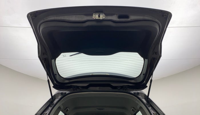 2016 Maruti Vitara Brezza ZDI, Diesel, Manual, 59,299 km, Boot Door Open