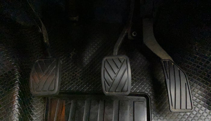 2016 Maruti Vitara Brezza ZDI, Diesel, Manual, 59,299 km, Pedals