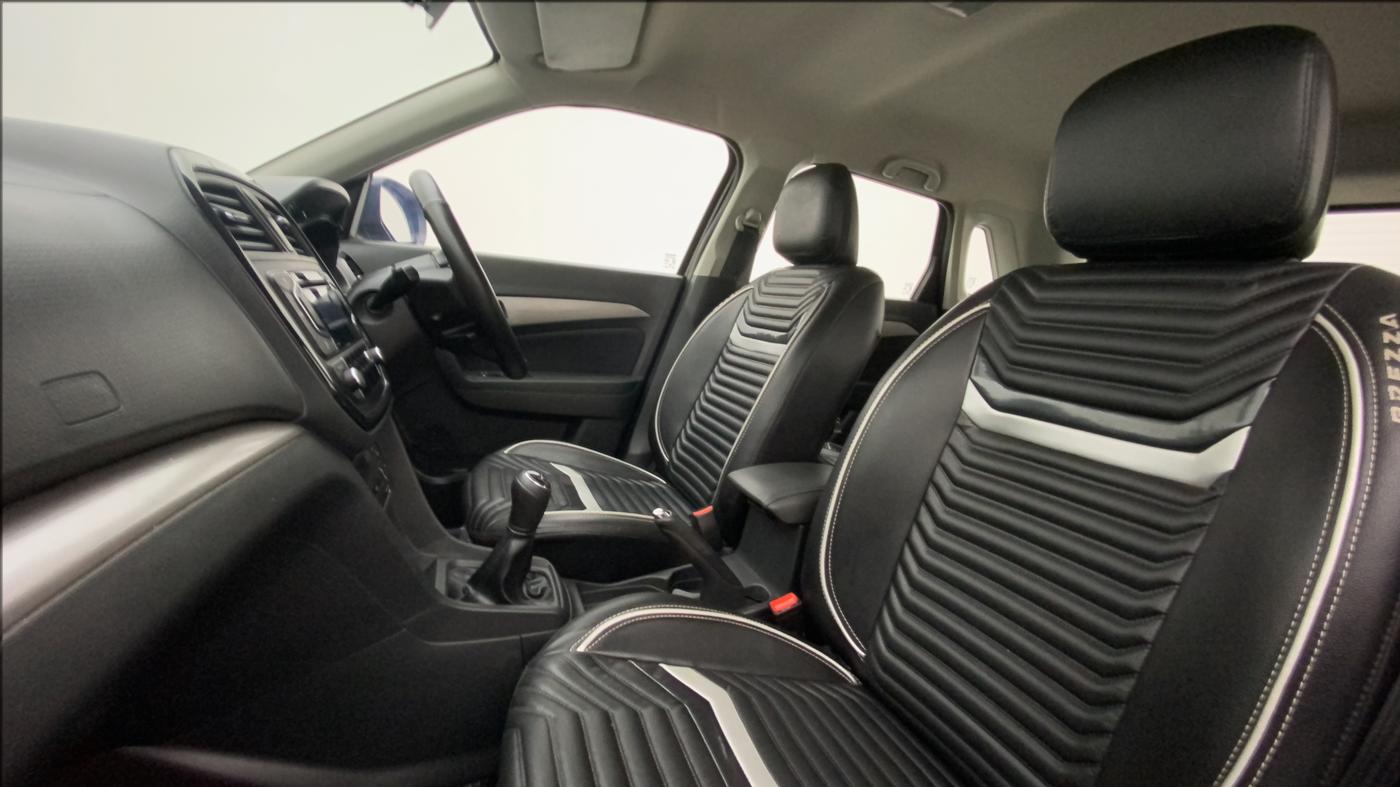 2016 Maruti Vitara Brezza ZDI, Diesel, Manual, 59,299 km, Right Side Front Door Cabin