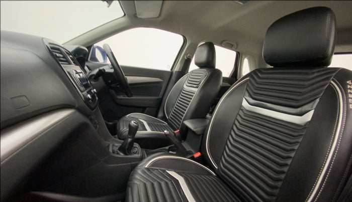 2016 Maruti Vitara Brezza ZDI, Diesel, Manual, 59,299 km, Right Side Front Door Cabin