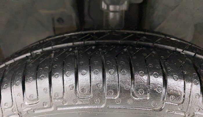 2017 Datsun Redi Go T (O), Petrol, Manual, 53,382 km, Left Front Tyre Tread