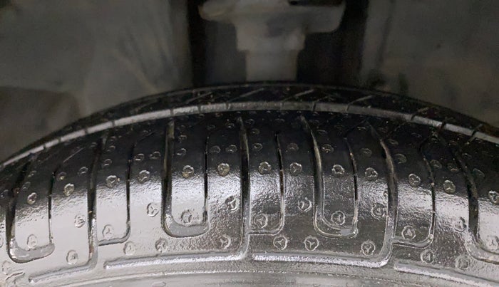 2017 Datsun Redi Go T (O), Petrol, Manual, 53,382 km, Right Front Tyre Tread