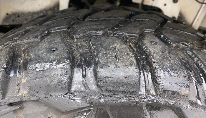 2016 Mahindra Thar CRDE 4X4 AC, Diesel, Manual, 33,630 km, Right Front Tyre Tread