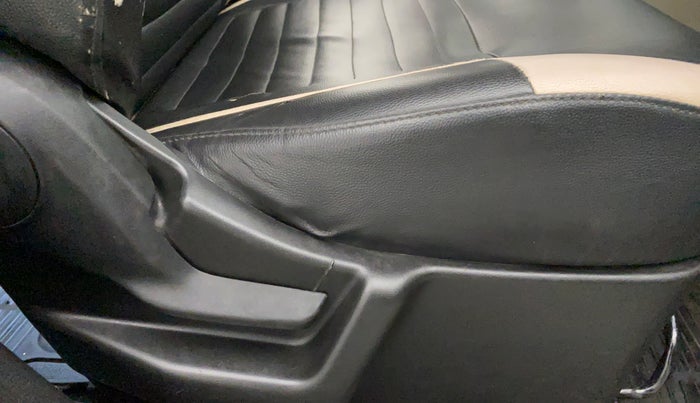 2019 Maruti New Wagon-R LXI CNG 1.0, CNG, Manual, 70,440 km, Driver Side Adjustment Panel