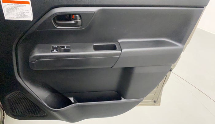 2019 Maruti New Wagon-R LXI CNG 1.0, CNG, Manual, 70,440 km, Driver Side Door Panels Control