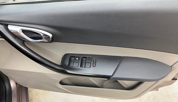 2018 Tata Tiago XZ PETROL, Petrol, Manual, 88,151 km, Driver Side Door Panels Control