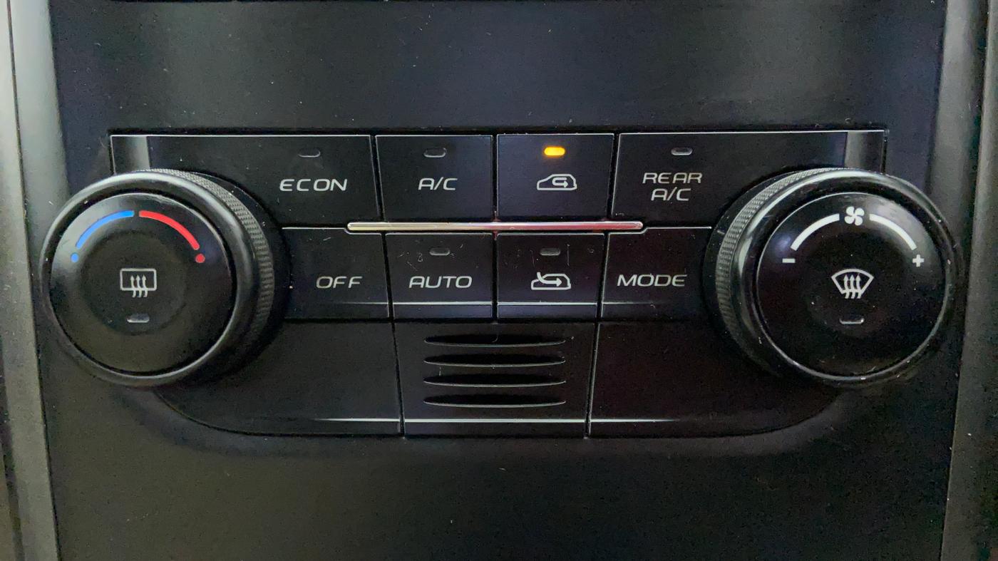 2017 Mahindra XUV500 W6 4X2, Diesel, Manual, 1,96,469 km, Automatic Climate Control