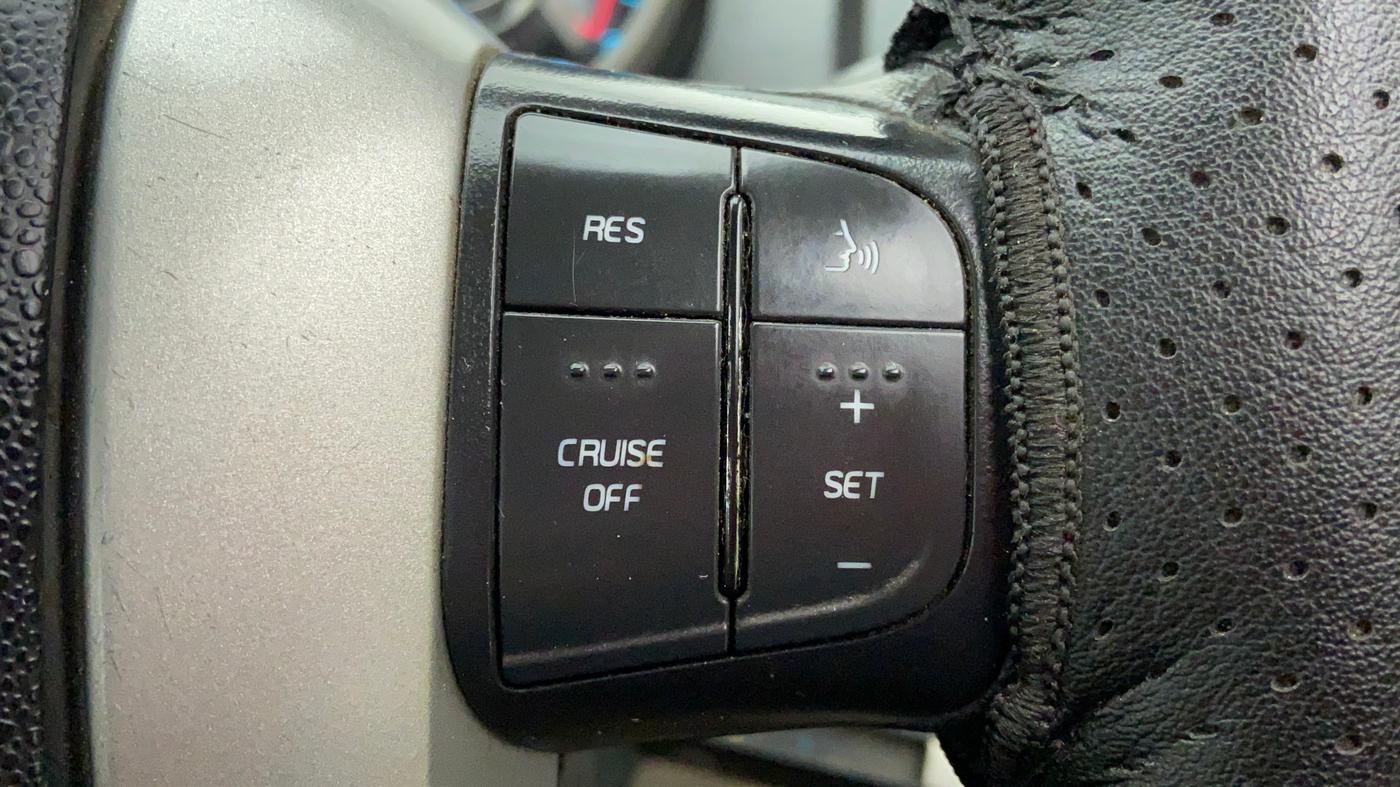2017 Mahindra XUV500 W6 4X2, Diesel, Manual, 1,96,469 km, Adaptive Cruise Control