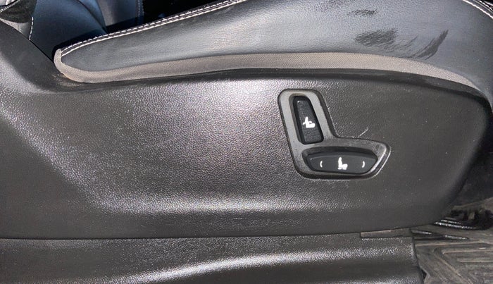 2019 MG HECTOR SHARP 1.5 DCT PETROL, Petrol, Automatic, 43,574 km, Driver Side Adjustment Panel