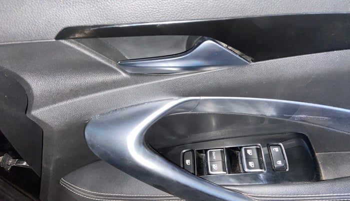 2019 MG HECTOR SHARP 1.5 DCT PETROL, Petrol, Automatic, 43,574 km, Driver Side Door Panels Control