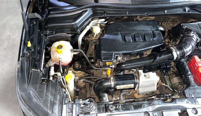 2021 Mahindra XUV300 W8 1.2 PETROL, Petrol, Manual, 53,404 km, Engine View - Right